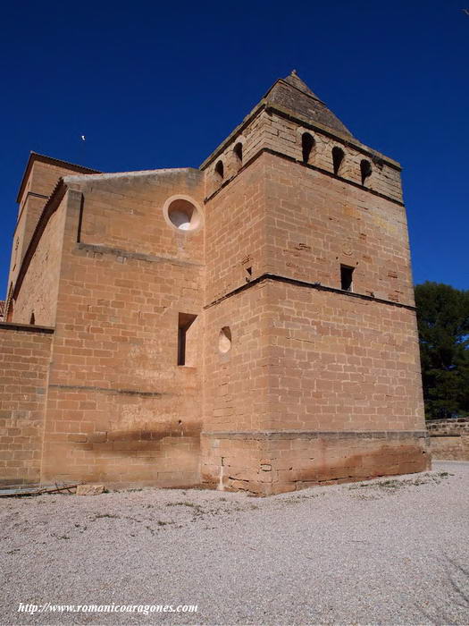 CABECERA DE LA IGLESIA Y TORRE DE LANUZA